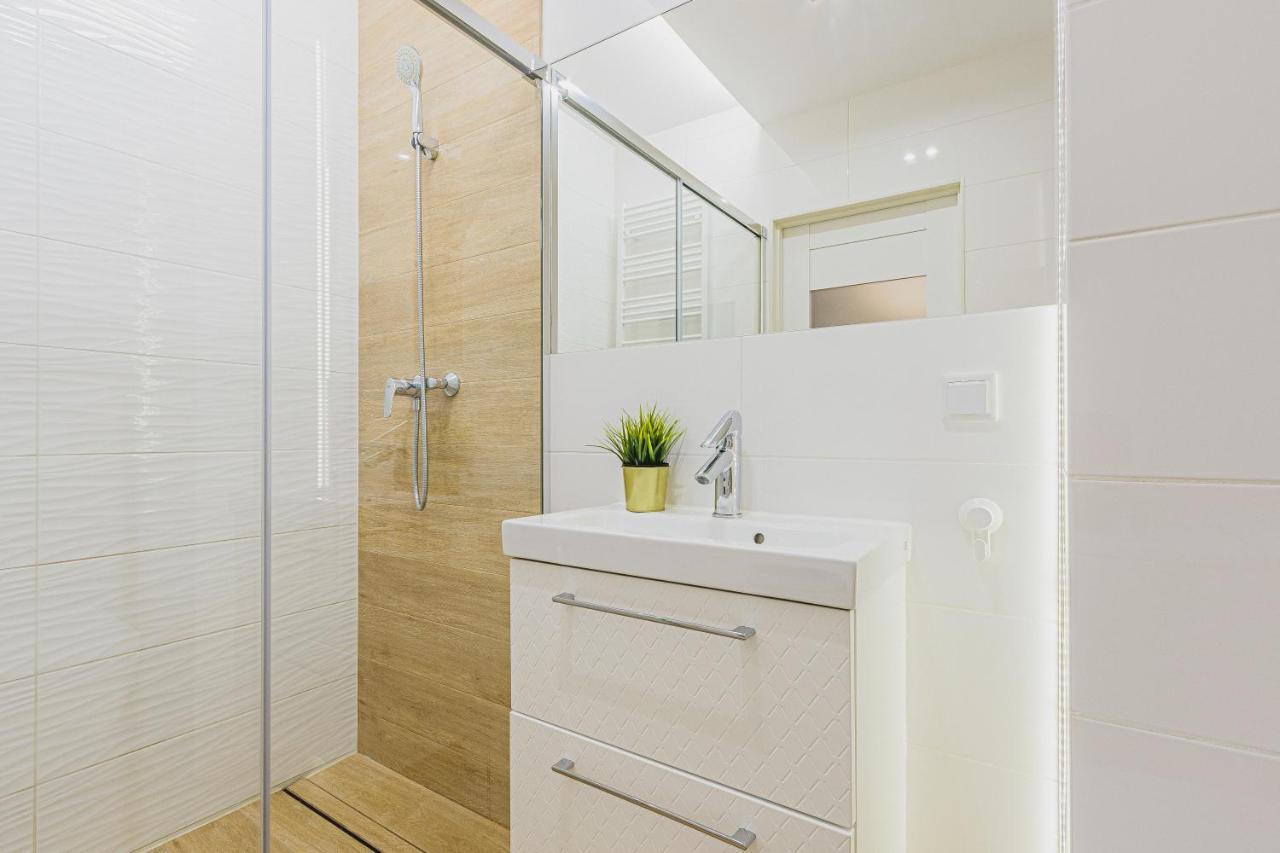 לודז' Floris Apartment מראה חיצוני תמונה